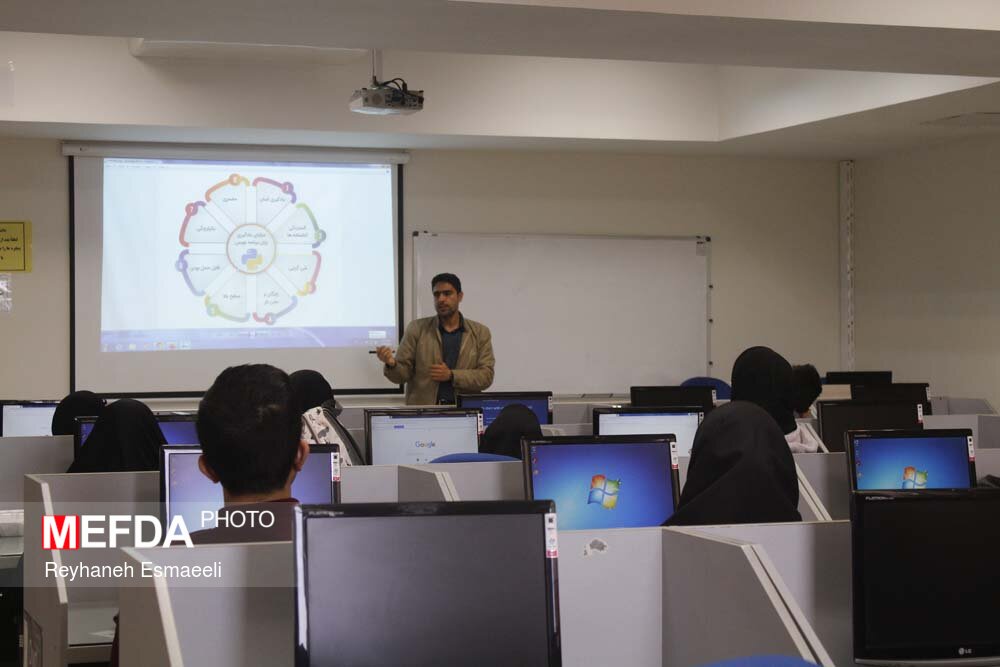 گزارش تصویری/ اولین مدرسه جامع «برنامه نویسی پایتون» در دانشگاه علوم پزشکی گناباد